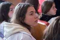 Укажите подпись к картинке.